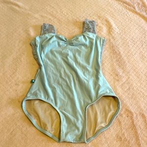 🍀 LuckyLeo lace low back loe